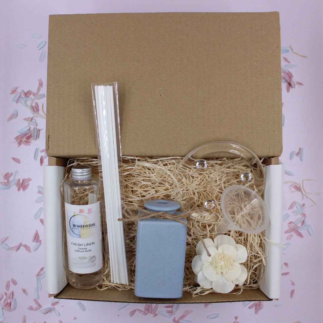 Blue Pastel Reed Diffuser Gift Set With Refill Reeds & Plate - Fresh Linen