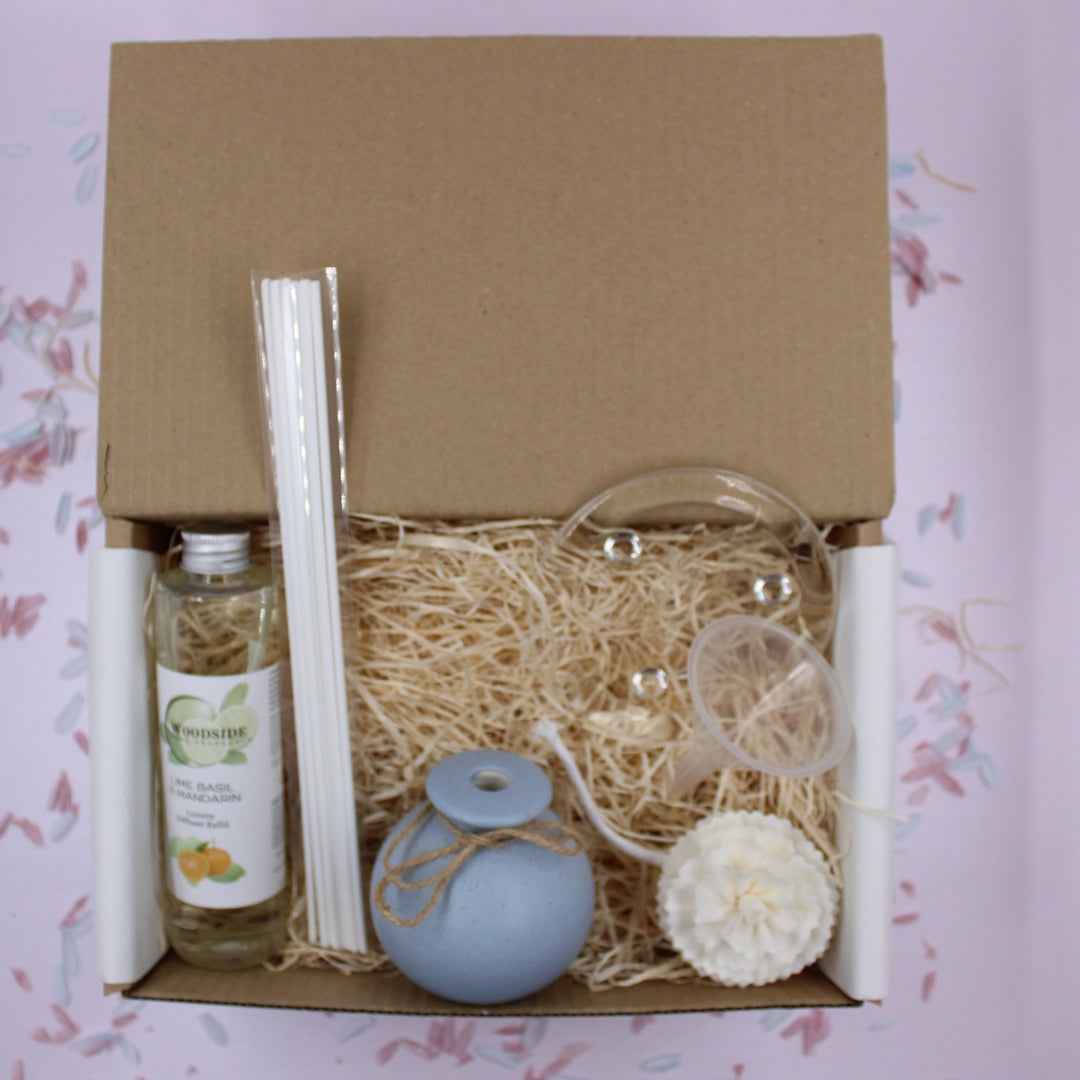 Blue Pastel Reed Diffuser Gift Set With Reeds & Plate - Lime Basil & Mandarin Fragrance