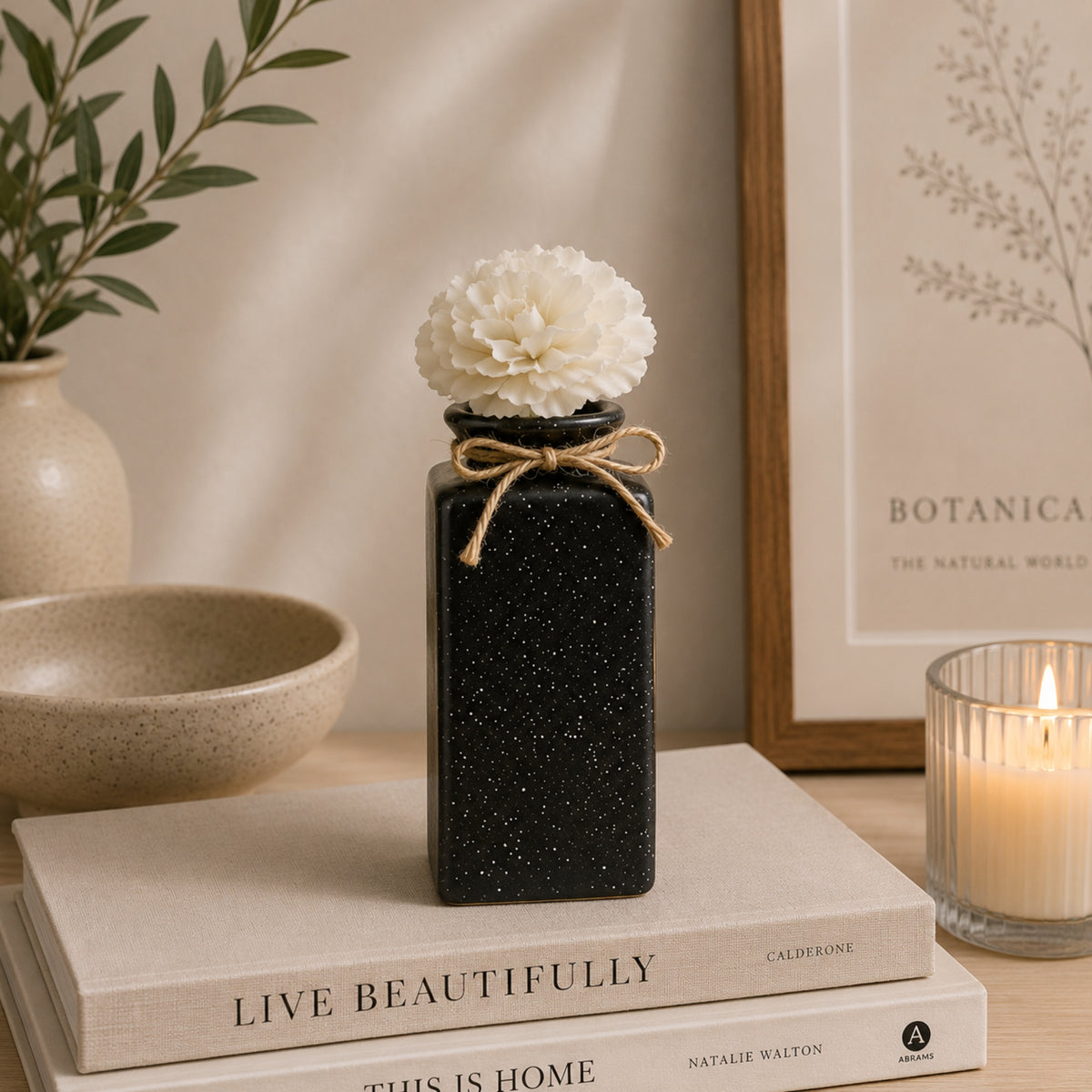 Black Vase Diffuser Gift Set - Lavender & Amber Fragrance