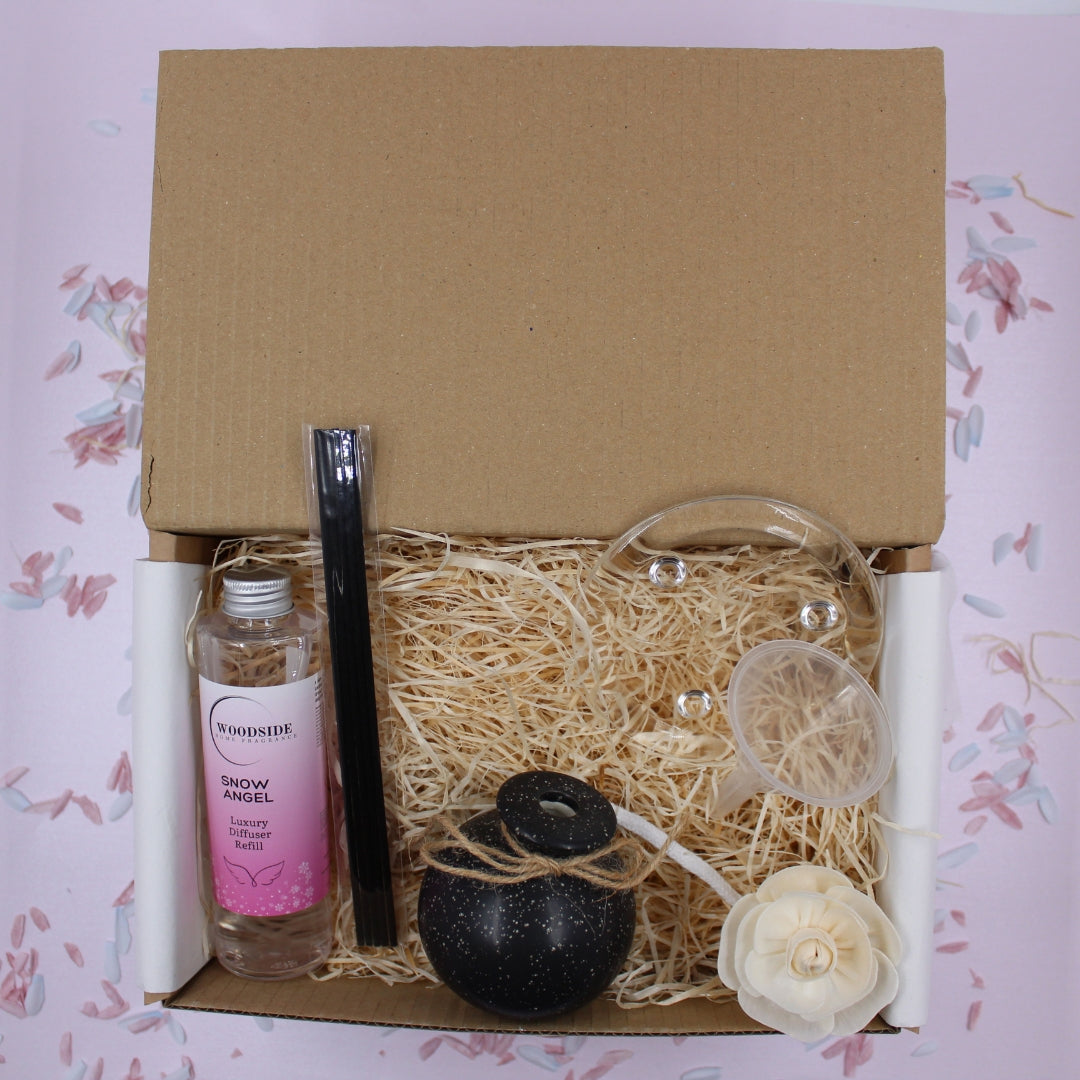 Black Round Reed Diffuser Set With Refill Reeds & Plate - Snow Angel