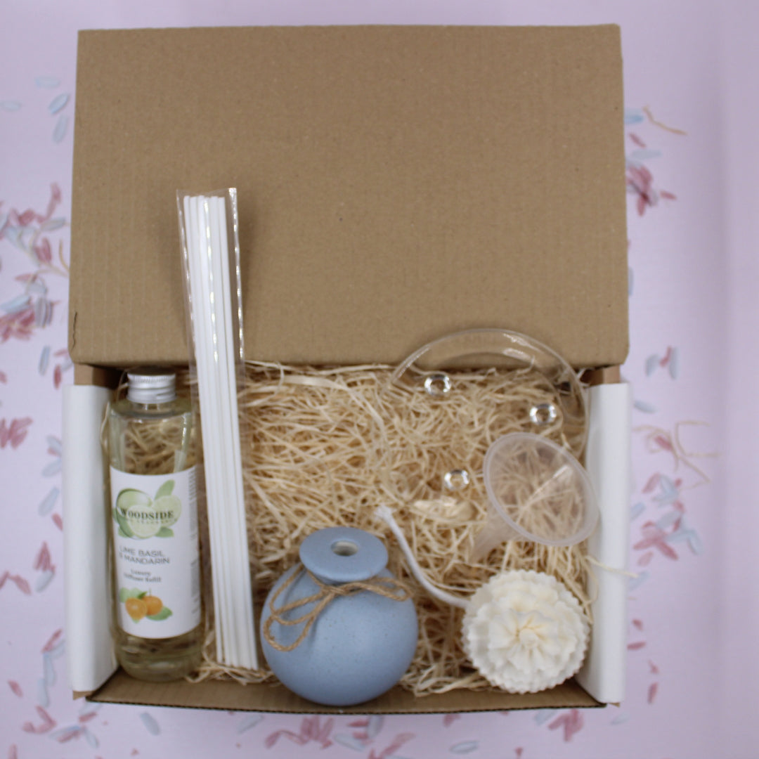 Blue Pastel Reed Diffuser Gift Set With Reeds & Plate - Lime Basil & Mandarin  Fragrance