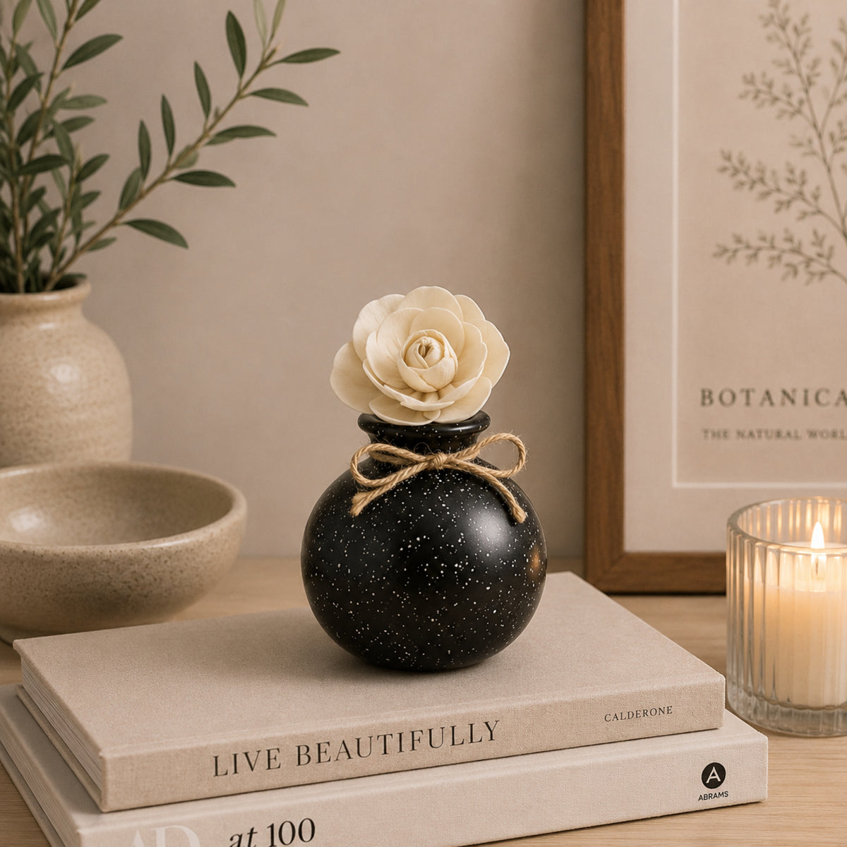 Black Round Reed Diffuser Set With Refill Reeds & Plate - Snow Angel