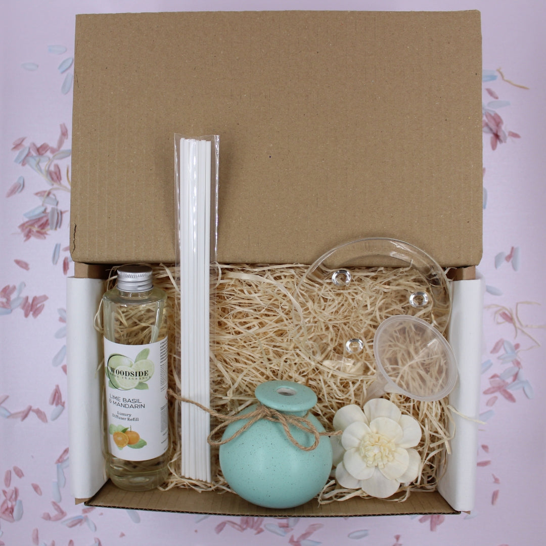 Green Reed Diffuser Vase Gift Set With Pink Grapefruit & Lily Fragrance